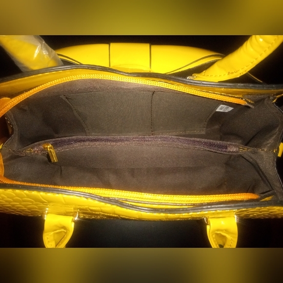 New Handbag - Picture 9 of 9